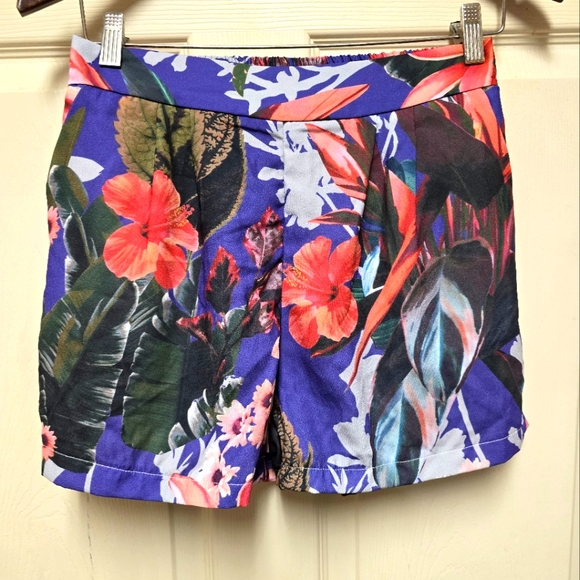 Romeo & Juliet Couture High Waist Floral Shorts - Blue and Red NWT
